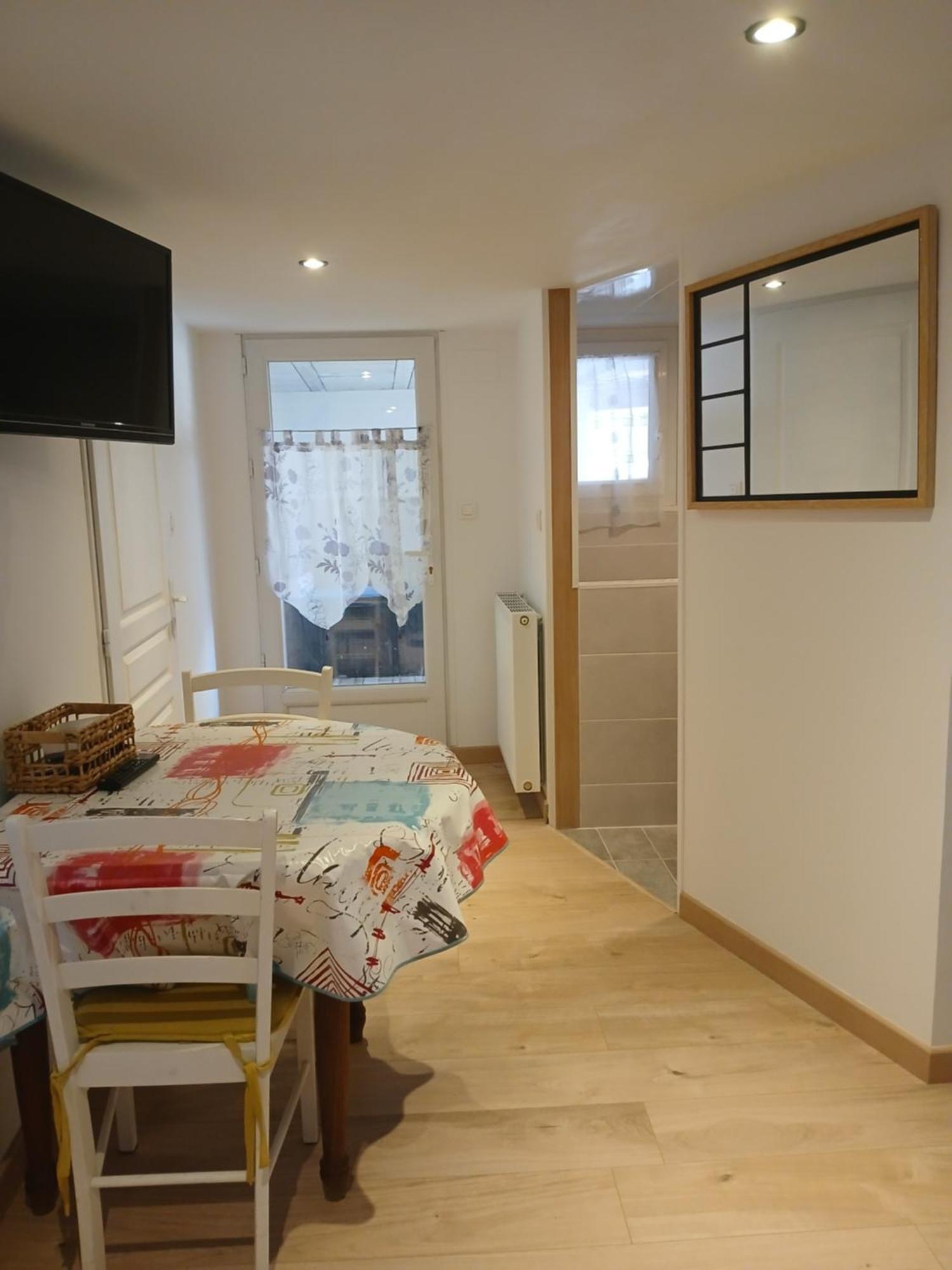 Le Lys Apartamento Saintes Exterior foto